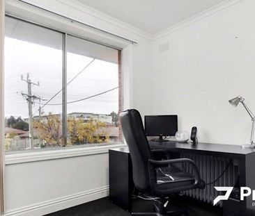 2/1 Burton Avenue, Clayton - Photo 3