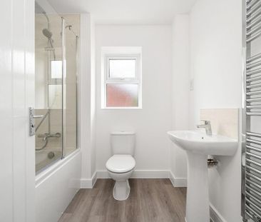 2 bedroom end of terrace house to rent - Photo 3