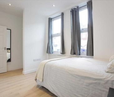 4 bedroom apartment to rent - Photo 4