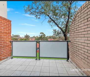 Stylish two-bedroom PLUS study apartment in the heart of Mount Druitt - Photo 6