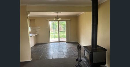 Property is ideally located amongst schools Manor Lakes shopping Centre short drive to Wyndham Vale Train Station - Photo 4