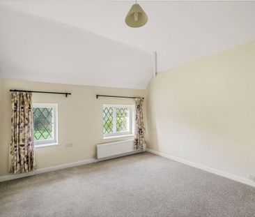 2 bedroom semi-detached house to rent - Photo 4