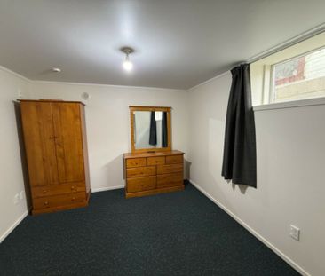 Tidy 2-Bedroom Apartment in Central Location - Photo 3