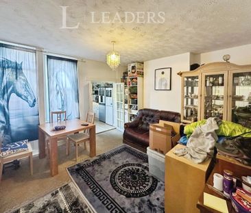 2 bedroom terraced to rent Wood Street, PO21 - Photo 1