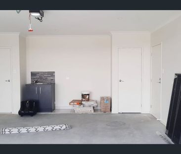 Brand New 4 Bedroom 2 Bathroom and 3rd separate toilet - Photo 6