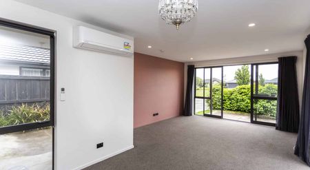 Lovely 3 bedroom family home in Rolleston! - Photo 2