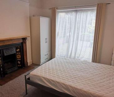 Bedroom Detached House In Winton, BH9 - Photo 5