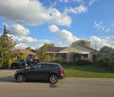 For Lease - 23 Maldaver Avenue, Mississauga, Ontario - Photo 2