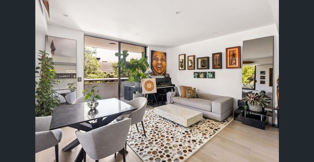 Contemporary home & lifestyle in ‘The Regent’ - Photo 1