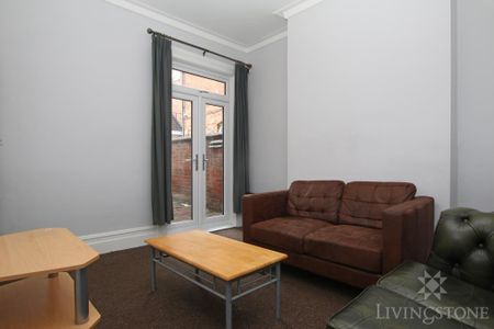 4 bedroom terraced house to rent - Photo 2