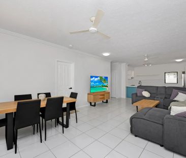 Modern 2-Bedroom Unit with Pool – Close to City and The Strand - Photo 1