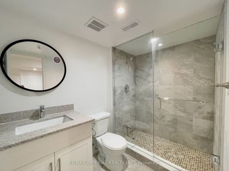 Detached Home For Lease | N8128748 - Photo 2