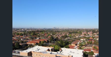 2 Bedrooms Apartment with City and Bridge Views - Photo 3