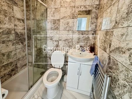 Potters Grove, New Malden - Photo 4