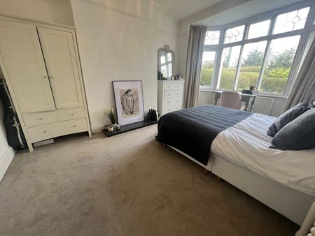 2 Bed Maisonette, Otley Road, LS16 - Photo 3