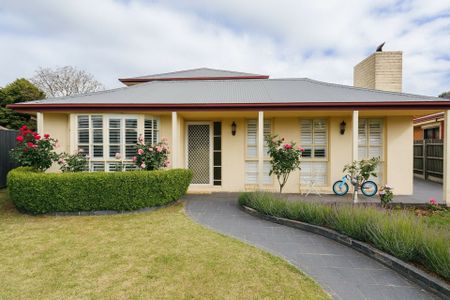 Spacious Family Living with Solar & Large Workshop - Photo 4