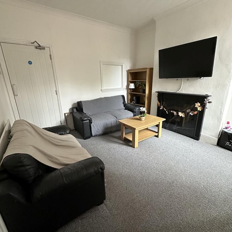 4 bedroom house to rent - Photo 1