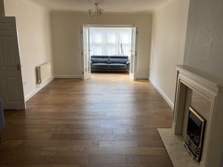 3 bedroom end of terrace house to rent - Photo 2