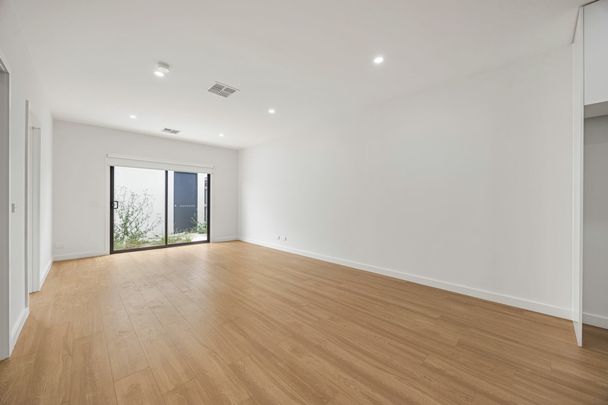 5 Taro Walk, Rockbank VIC, Belconnen - Photo 1