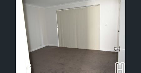 Beachside Townhouse – Don't Miss Out! - Photo 3