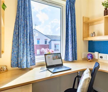 1 bedroom in a flat share to rent - Photo 5