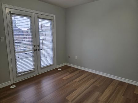 For Lease - 200 Veterans Drive Unit# 09, Brampton, Ontario - Photo 2