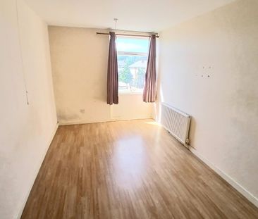 Shephall Way, STEVENAGE - Photo 2