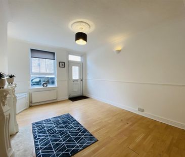 2 bedroom House To Let - Photo 2