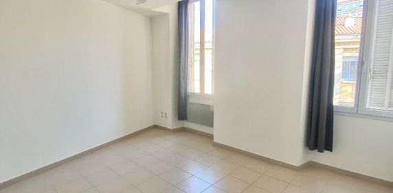 Appartement T2 de 42.12 m² - proche place Morgan - Salon de Pce - Photo 2