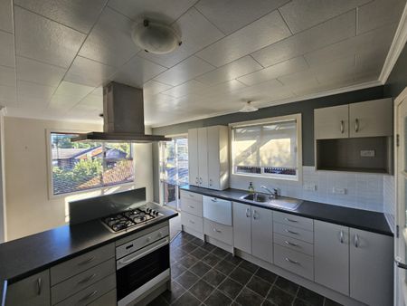 99 Awanui Street, Merrilands, New Plymouth, Taranaki 4312 - Photo 5