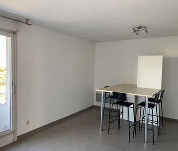 Location Appartement 3 pièces 63m² GRENOBLE 38000 - Photo 2