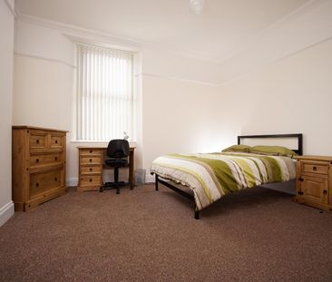 Greenbank Avenue, Plymouth - Photo 1