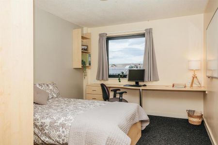 1 bedroom in a flat share to rent - Photo 5