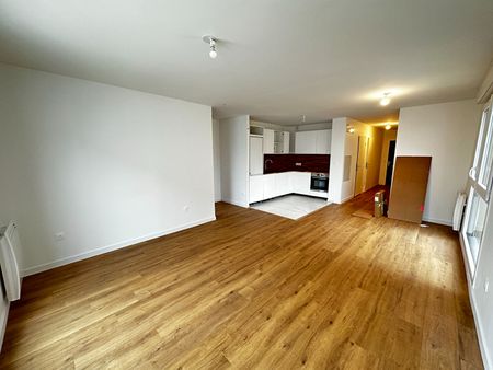 Location Appartement 3 pièces 67m² - Photo 3