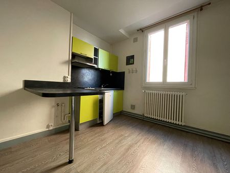 PLACE DES CARMES, T1 27.38 m² avec chauffage collectif ! - Photo 4