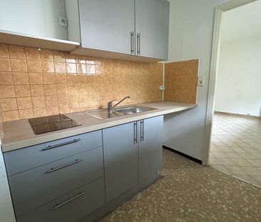 Location Appartement 1 pièce 29m² LES ANGLES 30133 - Photo 2