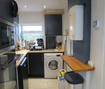 2 bedroom end of terrace house to rent - Photo 4