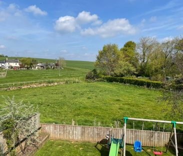 4 bed Semi-Detached - To Let - Photo 2