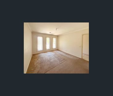 Perfectly Positioned Family Home - Photo 6