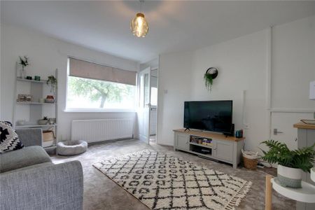 2 bedroom semi-detached house to rent - Photo 4