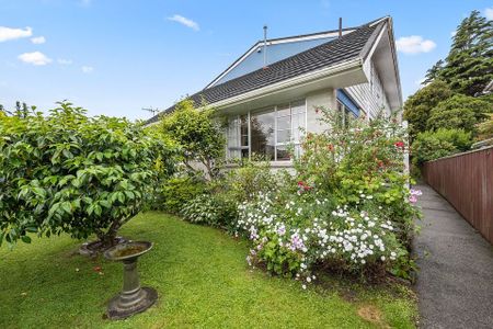 Charming 2-Bedroom Home in the Heart of Lower Hutt - Photo 4
