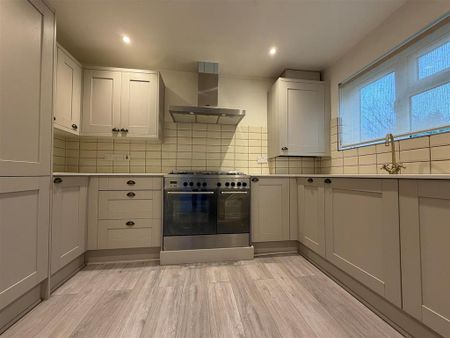 1 bedroom bungalow to rent - Photo 2