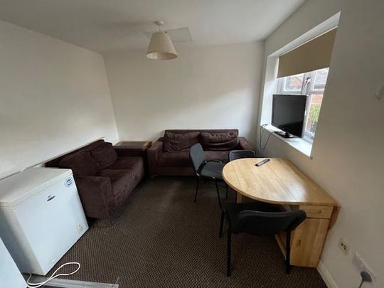 5 bedroom apartment to rent - Photo 1