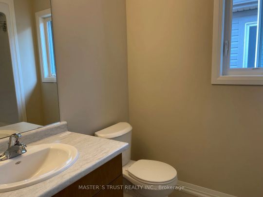 Detached Home For Lease | X9235181 - Photo 1