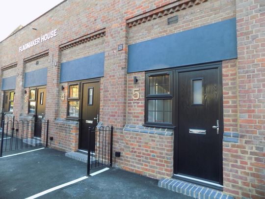 1 bedroom end of terrace house to rent - Photo 1