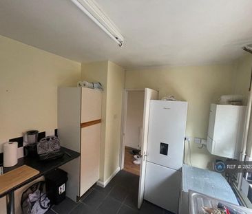 1 bedroom in a house share to rent - Photo 6