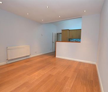 3 bedroom detached bungalow to rent - Photo 3