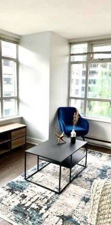 ☺☻☺ Furnished Corner Unit in a Prime Downtown Location - Photo 1