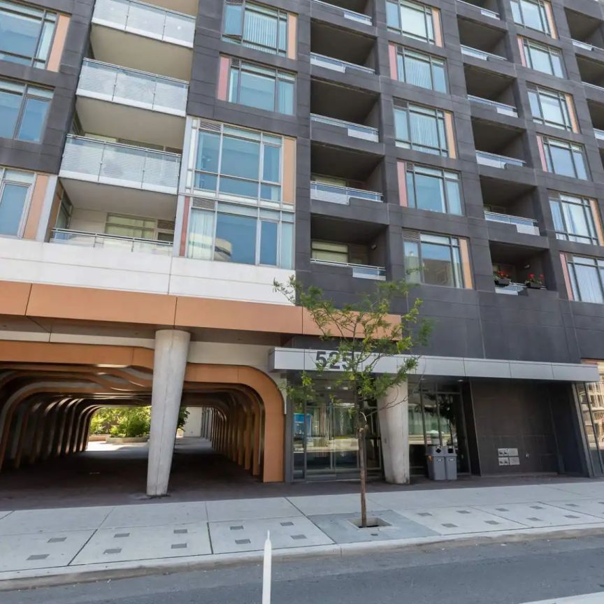 Musee - 525 Adelaide Street West — 1 Bedroom+Den - Photo 1