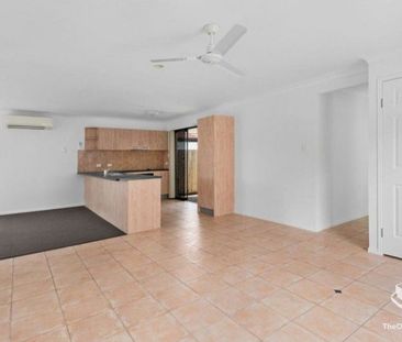 Spacious 3 bedroom villa in great location - Photo 5